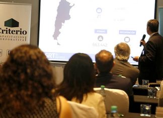 La SRT disertó ante empresas