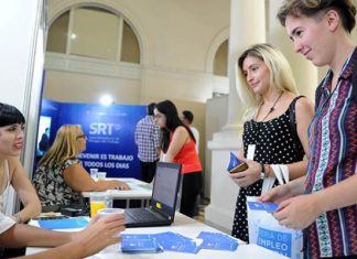 Participación de la SRT en la Feria de Empleo Joven en La Plata