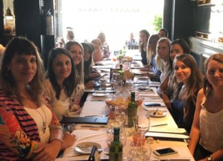 En su día, Crédito y Caución organizó una reunión de mujeres