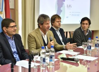 Los productores asesores junto al Seguro Verde
