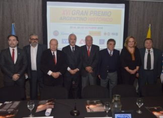 La Caja, junto al XVI Gran Premio Argentino Histórico del automovilismo