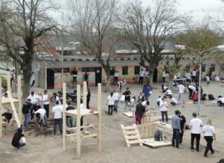 Jornada Solidaria de MetLife en centros educativos de Laferrere