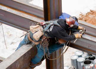 Los accidentes laborales cayeron un 6% en un año