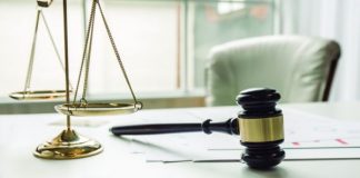 Fallan a favor de una consumidora a quien le cobraron cargos indebidos en su tarjeta, entre ellos seguros