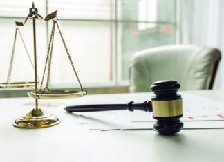 Fallan a favor de una consumidora a quien le cobraron cargos indebidos en su tarjeta, entre ellos seguros