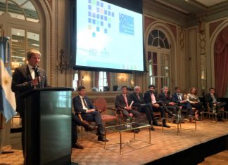 Funcionarios y empresarios del sector celebraron el Día del Seguro