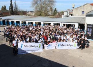Voluntarios de MetLife ayudaron a refaccionar tres centros educativos de La Matanza