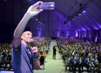 Manu Ginóbili participó del encuentro de colaboradores del Grupo Asegurador La Segunda
