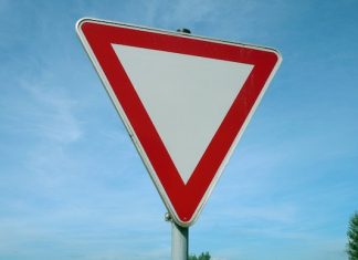 No tenía prioridad de paso y rechazaron la demanda fallo prioridad paso mercedes