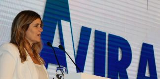Disertación de María Inés Guzzi en el 15° Seminario Internacional de AVIRA swiss medical seguros guzzi exposición seminario internacional avira
