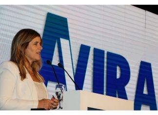 Disertación de María Inés Guzzi en el 15° Seminario Internacional de AVIRA swiss medical seguros guzzi exposición seminario internacional avira