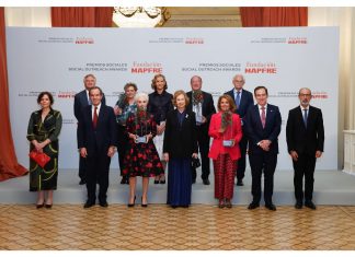 La reina Sofía presidió la entrega de los Premios Sociales de Fundación Mapfre fundación mapfre reina sofía premios sociales