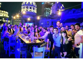 Junto con otras asociaciones, AAPAS Jóvenes cerró el año con un after office aapas jóvenes after office asociaciones