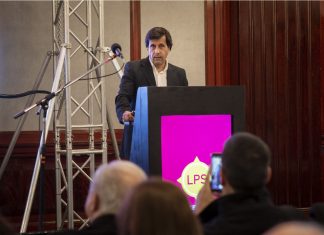 Productores en la era digital: balanceando tecnología y proximidad para maximizar ventas garcía la perseverancia seguros productores era digital tecnología proximidad ventas jornada todo riesgo