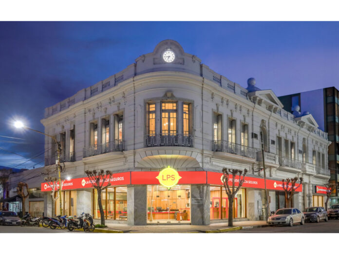 la perseverancia seguros puesta valor reloj monumental la perseverancia seguros puesta valor reloj monumental