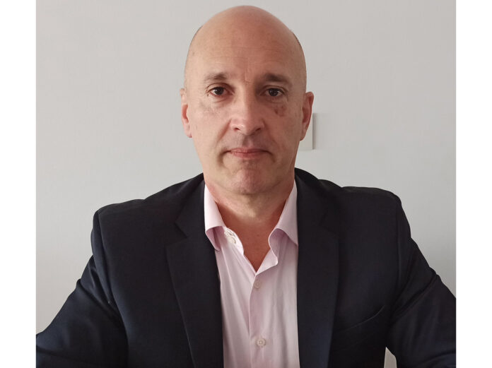 eugenio-muerza-robo-premium-black eugenio-muerza-robo-premium-black