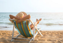 Mar del Plata: se cayó de una reposera, se fracturó un dedo y el balneario y la aseguradora le deberán pagar una indemnización mar plata reposera indemnización