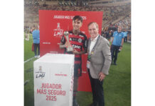 CONMEBOL Libertadores: Erick Pulgar recibe el Premio Mapfre al Jugador Más Seguro conmebol libertadores premio mapfre pulgar