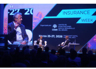 El gobernador mendocino, Alfredo Cornejo, habló de la situación económica en la segunda edición del Insurance Week insurance week gobernador cornejo