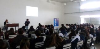 Comenzaron las charlas de seguridad vial en las escuelas secundarias de Concepción del Uruguay charlas seguridad vial concepcion uruguay