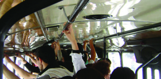 Transporte público: la Justicia rechazó la demanda de una pasajera por no probar el daño reclamado demanda transporte público justicia