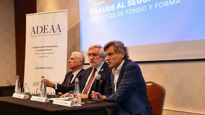 plate-fraude-seguro-jornada