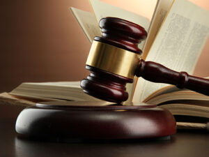 sobreseimiento productor estafas justicia