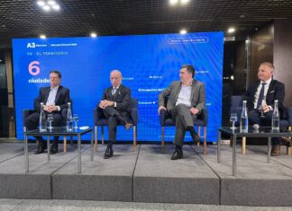 La Bolsa de Comercio de Rosario reconoció a RUS Futuro por su innovación en el mercado de capitales rus futuro distincion bolsa comercio rosario